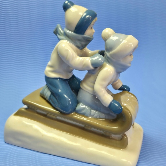 Rare Vintage 80s Porcelain Figurine Cottagecore Collectible 6” - Picture 2 of 10